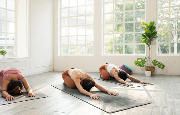 Estas son las mejores posturas de yoga que te ayudan a mejorar la digestión