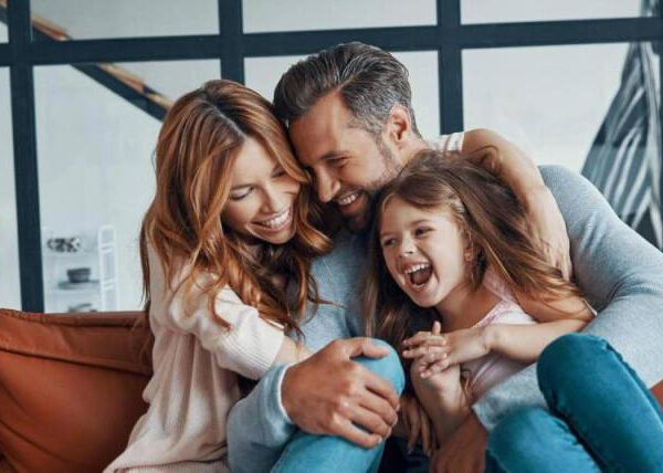 Lo que hacen los padres que crían niños emocionalmente fuertes, según terapeuta